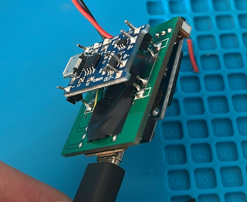Side view of the v1 padelscore showing the carrier board profile.